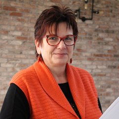 Frau Barbara Lux