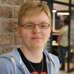 Frau Daniela Kuhn